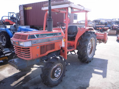 Used farm tractor Kubota L1-38 4WD 38HP with roof