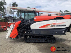 Japanese combine harvester Kubota ER698 rice combine harvester ER series with cabin 