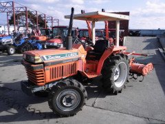 Used farm tractor Kubota L1-R24