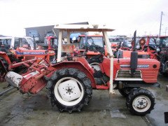 Used farm tractor Yanmar YM2202D
