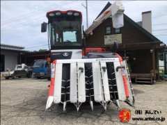 Japanese combine harvester Kubota ER698 rice combine harvester ER series with cabin 